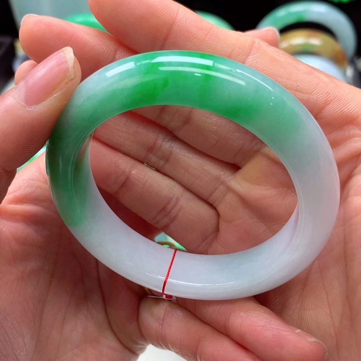 【闪购商品】翡翠手镯未镶嵌B****a付定金10000元未付尾款26500