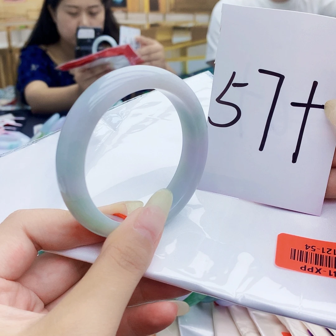翡翠手镯未镶嵌0998……