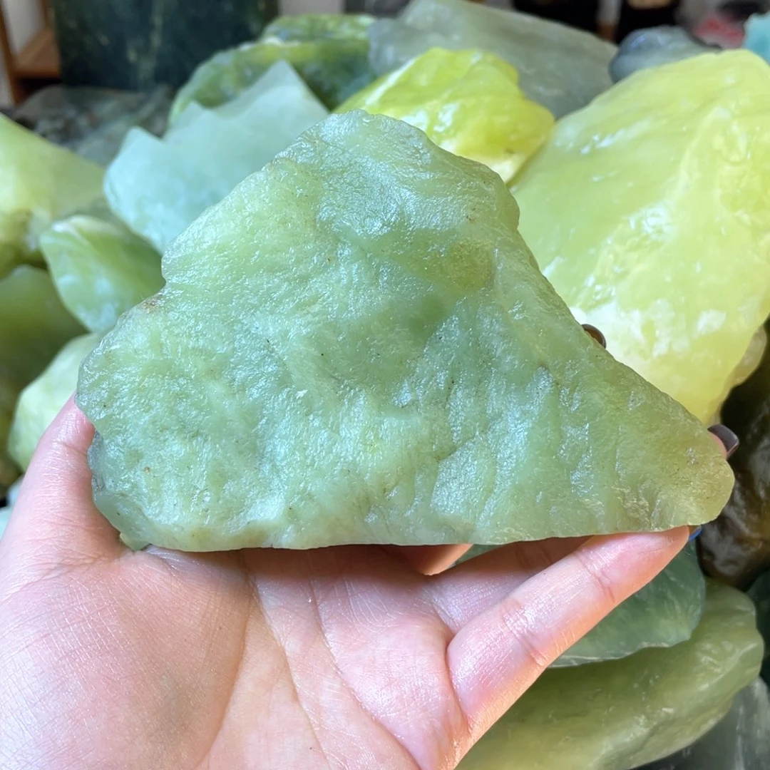 蛇纹石玉未镶嵌中国四大名玉简易