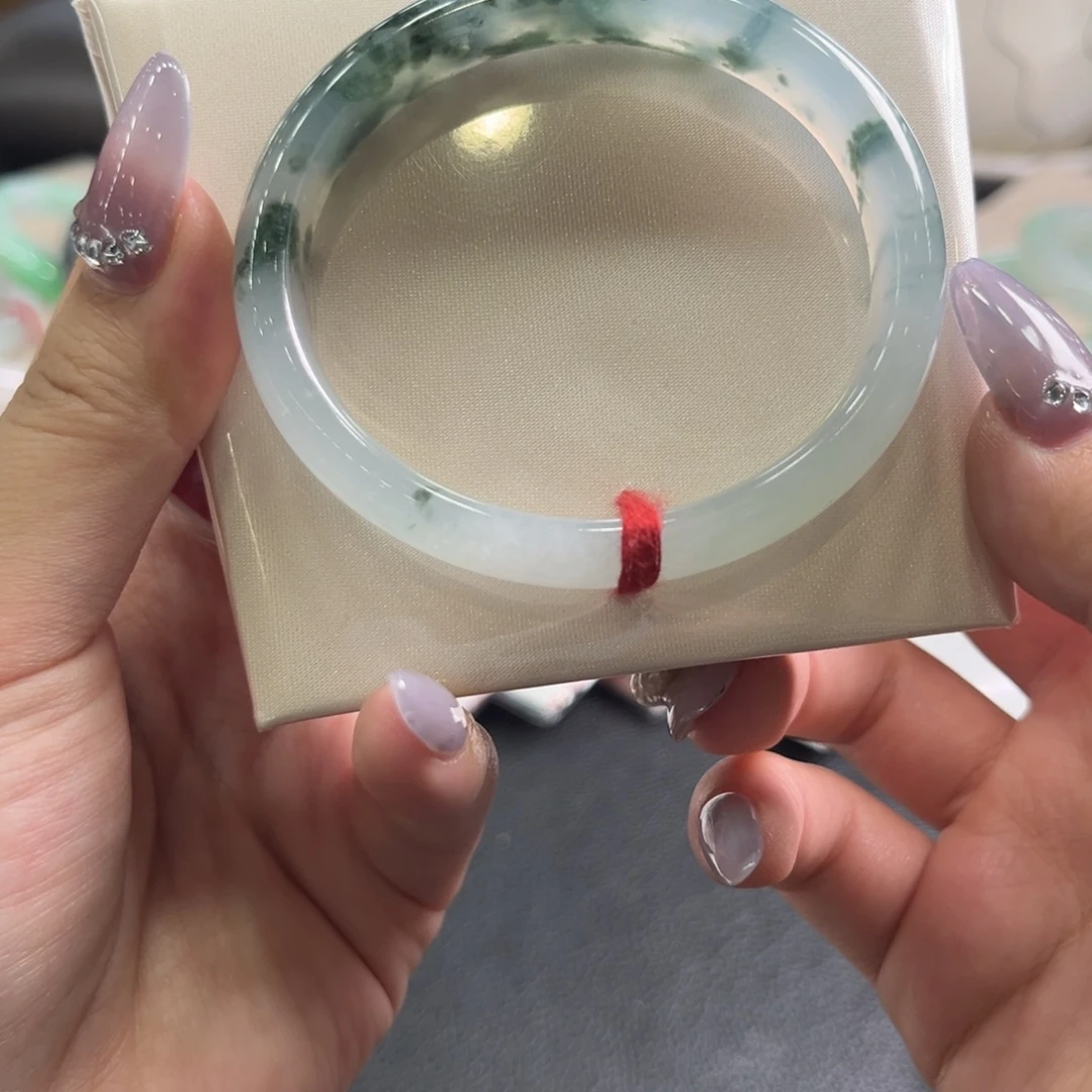 翡翠未镶嵌手镯54贵妃