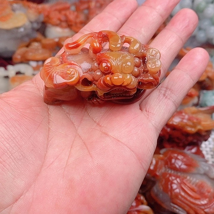 石英质玉（黄龙玉）颈饰未镶嵌郑****店