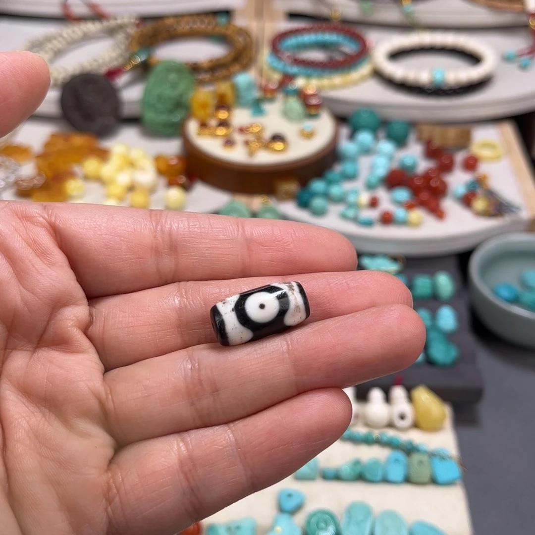 玛瑙/玉髓未镶嵌珠子三眼