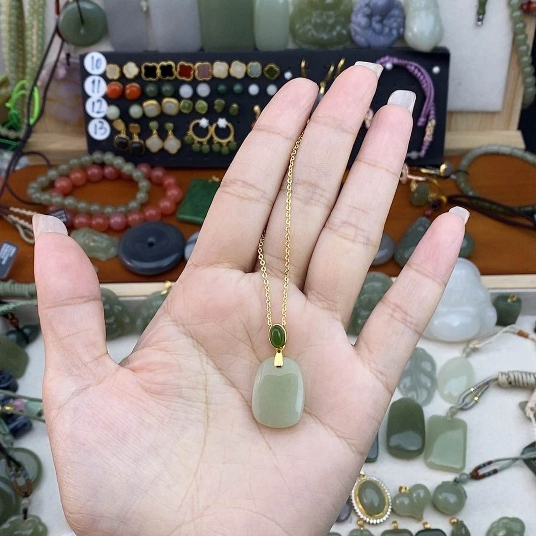 和田玉银S925镶嵌吊坠(赠链)