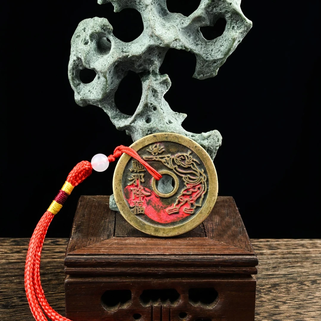 武当山上山49天正能量文创品纯铜驱X降福背五毒现代工艺品做旧