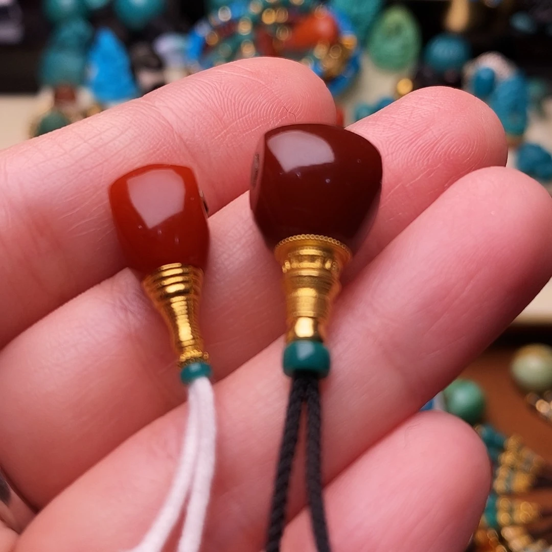 南红玛瑙配饰18K金镶嵌