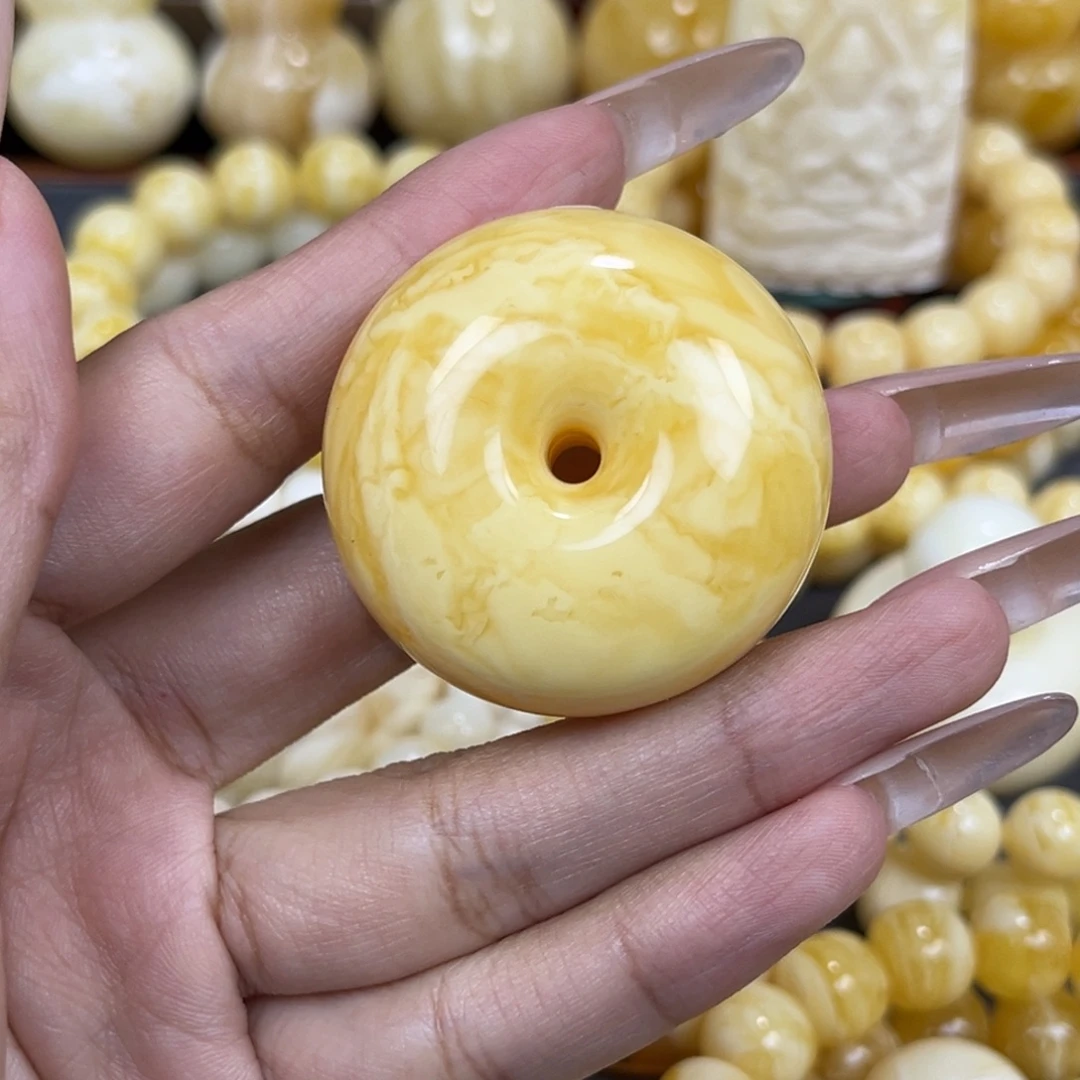手串琥珀未镶嵌……