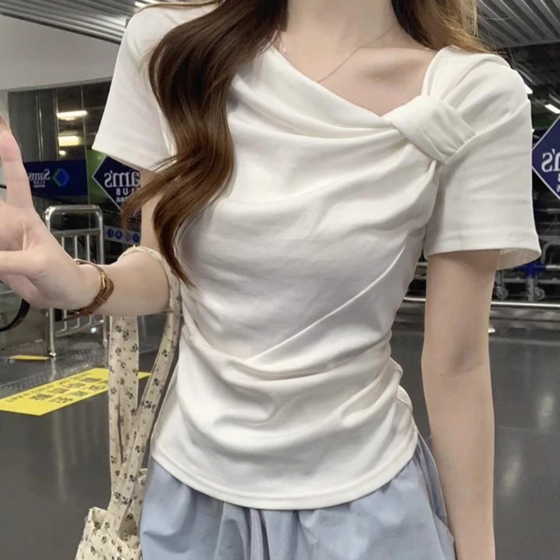 别致斜领露锁骨纯色短袖t恤女2025新款夏季修身收腰褶皱半袖体恤