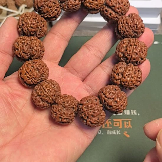 金刚菩提手串五星梅花大金刚手串，25左右，平头矮桩，打好底的