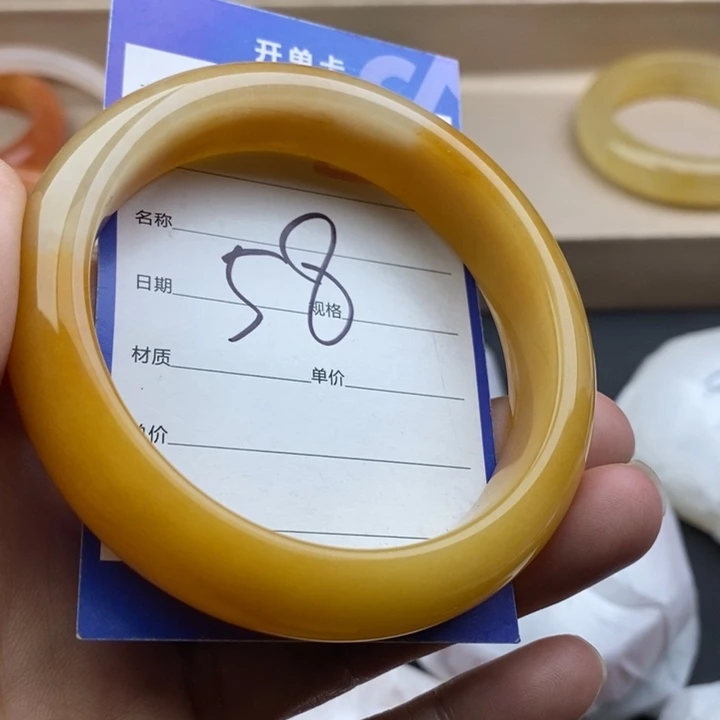 石英质玉未镶嵌手镯