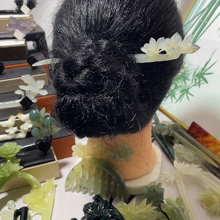 悄***悄蛇纹石玉合金发饰
