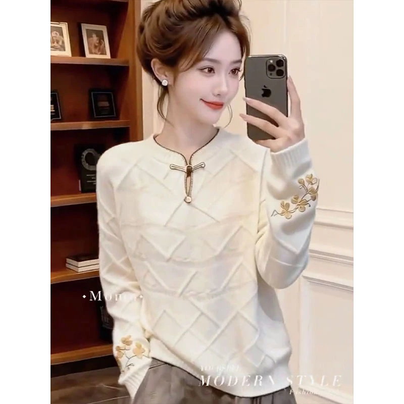 新中式国风毛衣女2025秋冬新款高端刺绣洋气内搭打底针织衫上衣潮