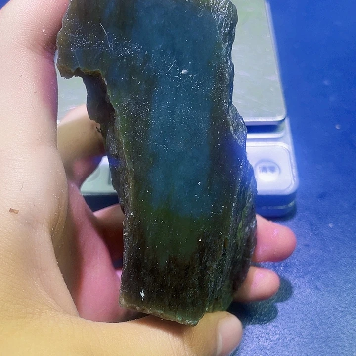 未镶嵌和田玉（糖玉）珠宝半成品