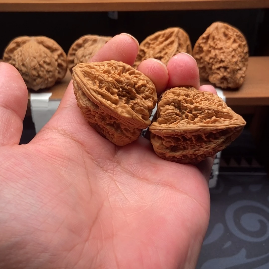 文玩核桃把件天残脚南疆石(33尺寸)