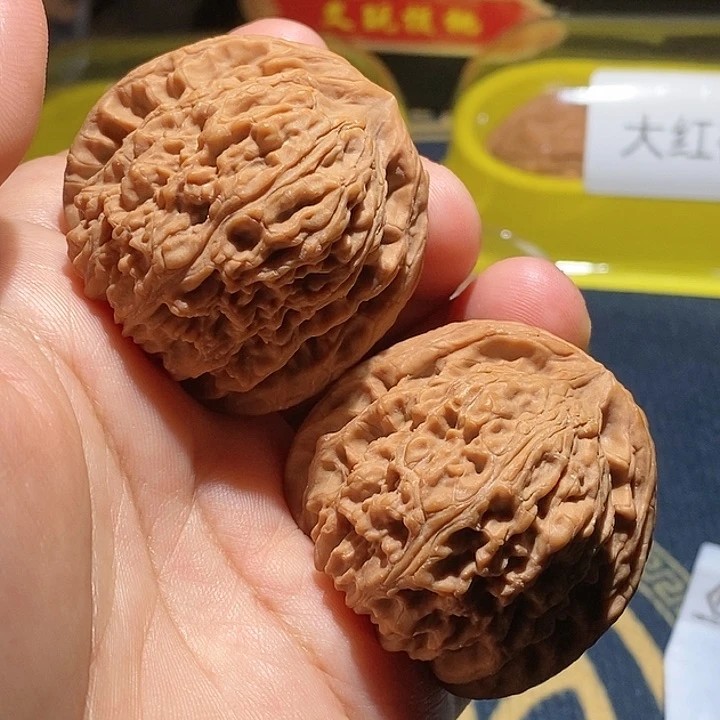 【闪购商品】文玩核桃吊坠峯南疆石