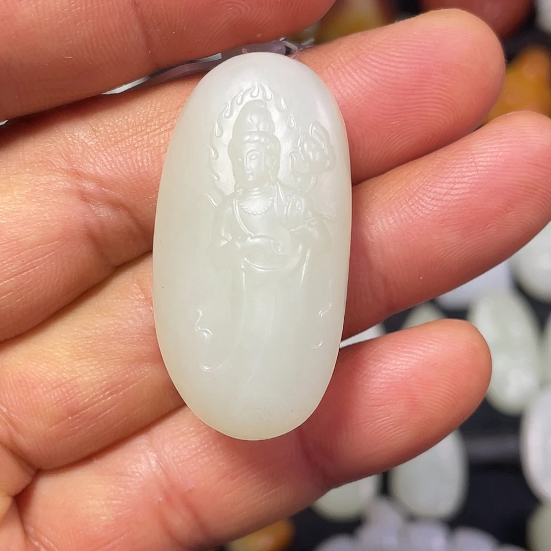 和田玉未镶嵌颈饰吊坠