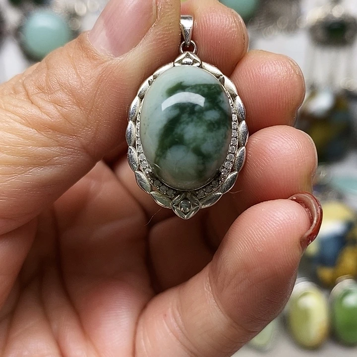 蛇纹石玉银S925镶嵌吊坠