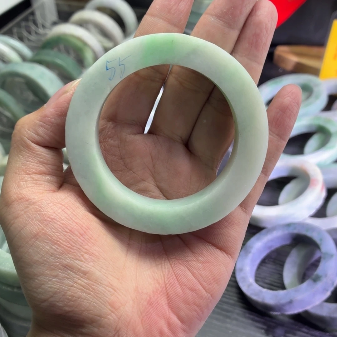 定制翡翠未镶嵌天然翡翠A货毛胚手镯定制