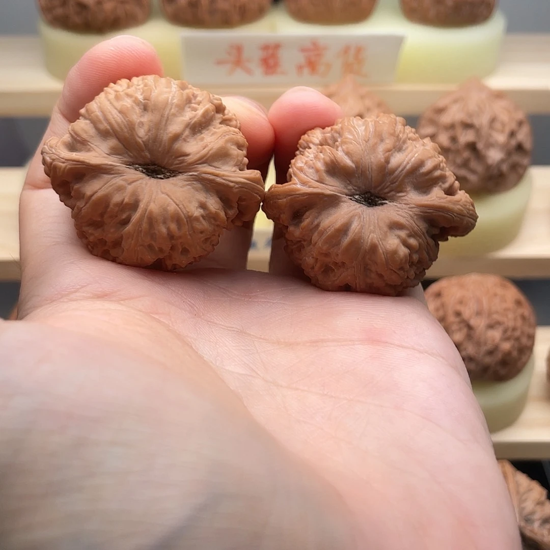 吊坠文玩核桃42全品绣球