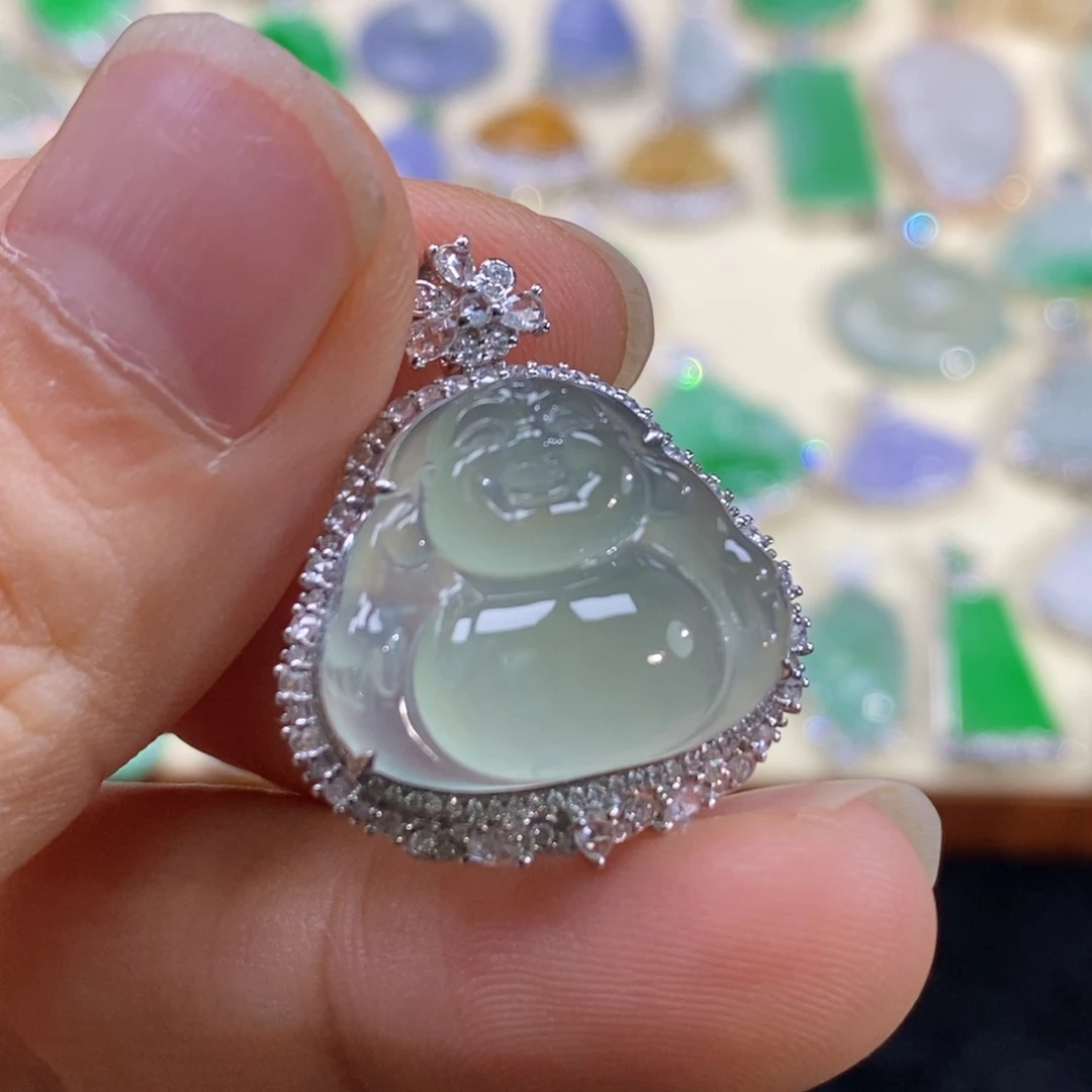 翡翠18K金镶嵌颈饰