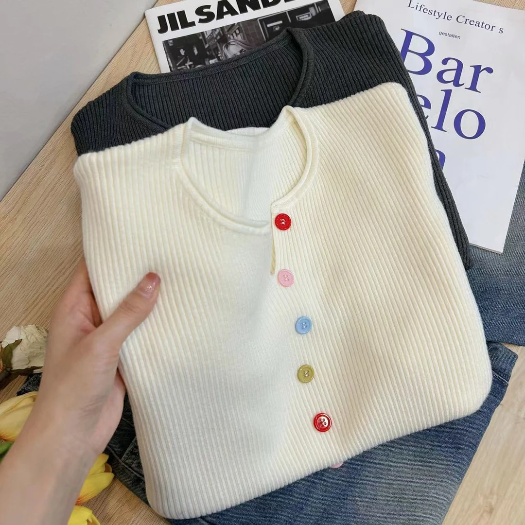 大码女装胖mm春装新款2025遮肚减龄单排扣针织衫纯色显瘦休闲上衣