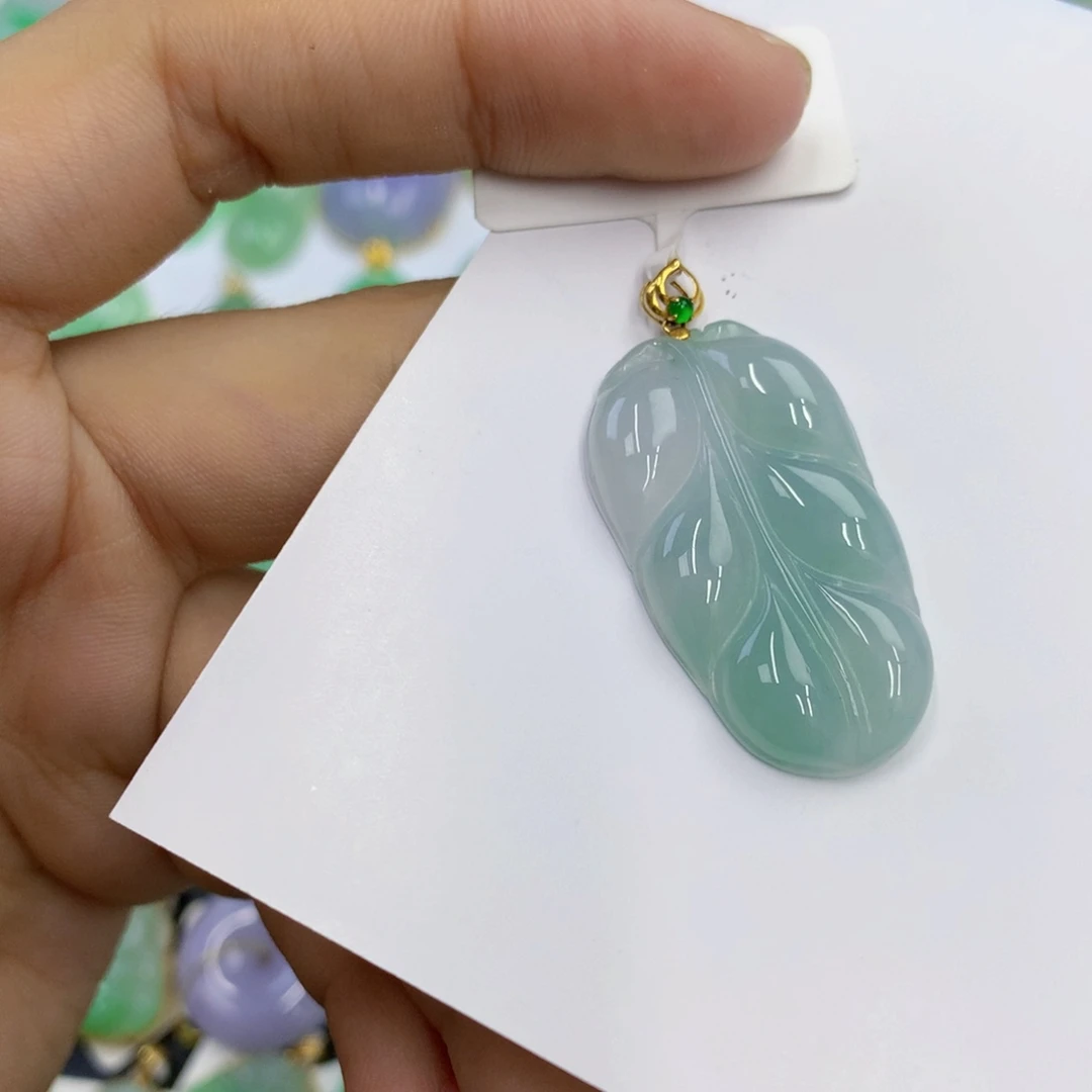 翡翠18K金镶嵌颈饰翡翠