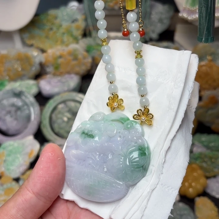 翡翠未镶嵌颈饰吊坠