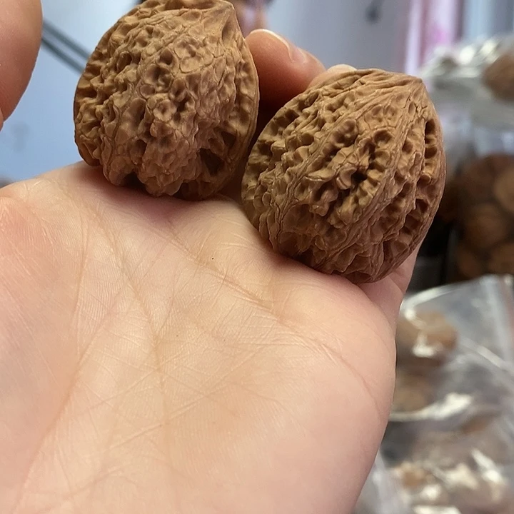 文玩核桃把件35虎头王小众油