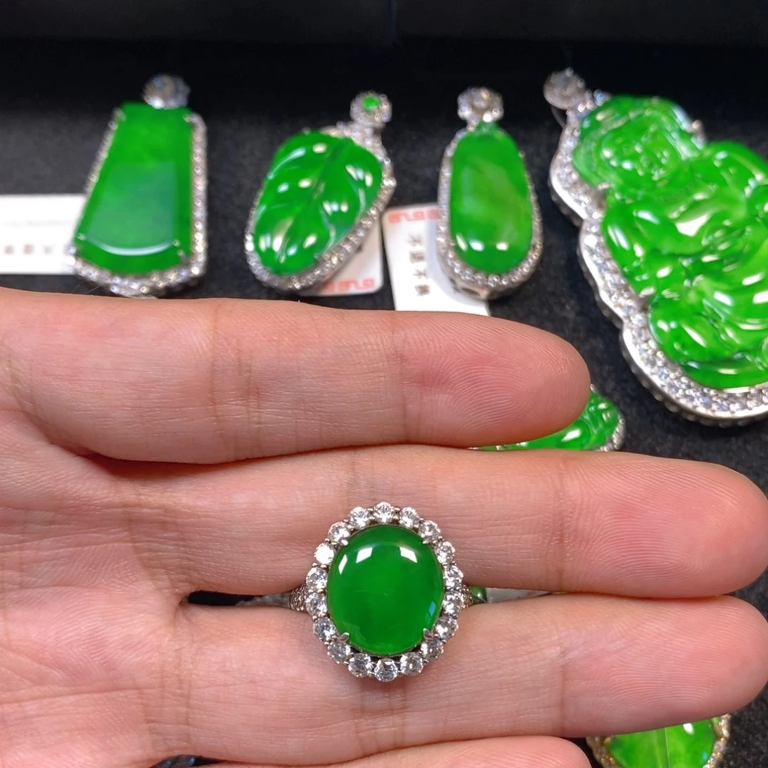 颈饰银S925镶嵌翡翠蛋面戒指