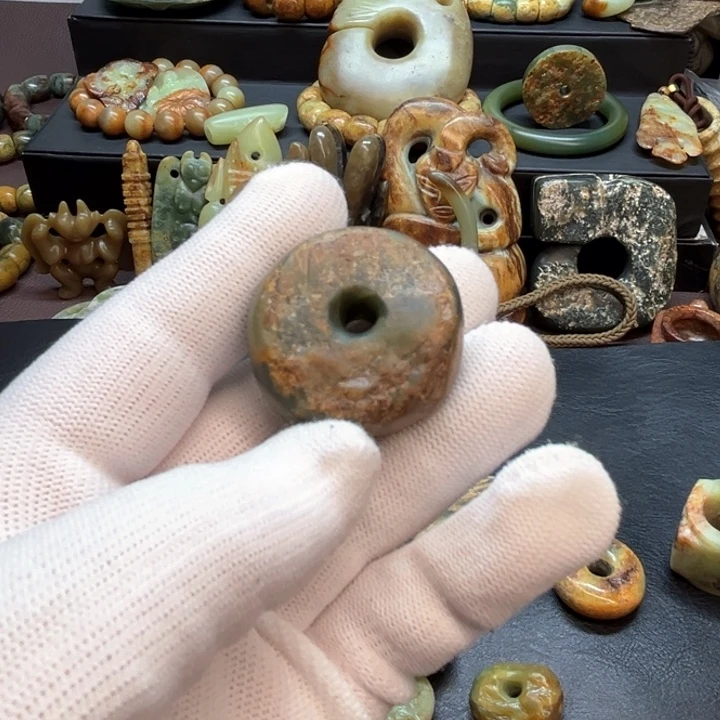 未镶嵌岫岩河磨玉（透闪石质玉）车挂日*山