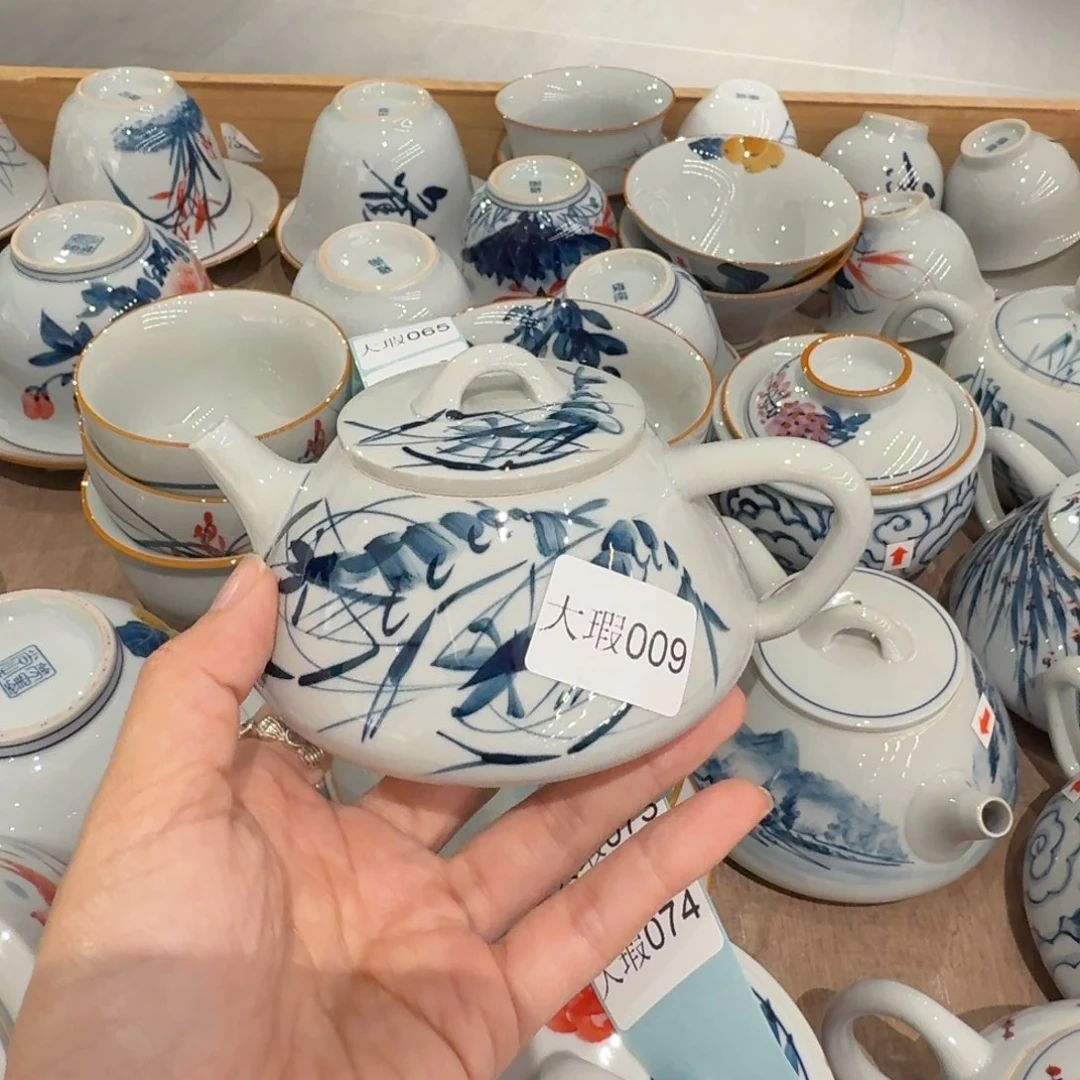 釉下手绘茶具微瑕