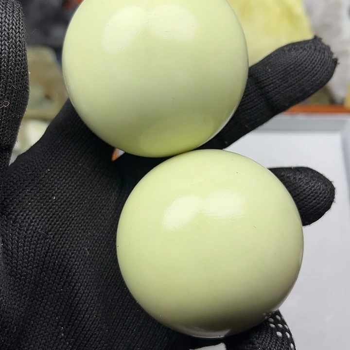 未镶嵌和田玉（翠青玉）珠宝奇石