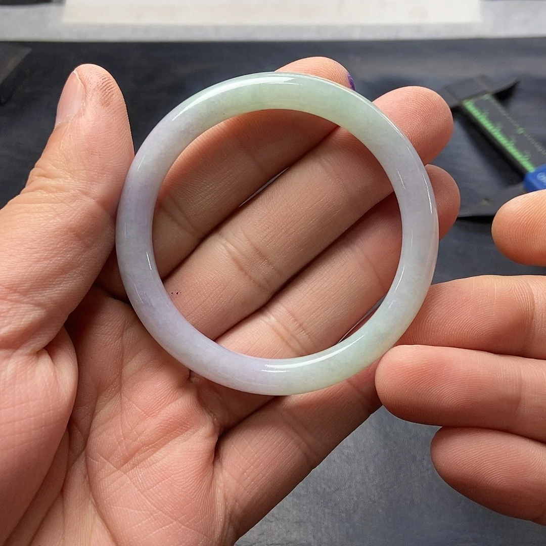 定制翡翠未镶嵌手鐲