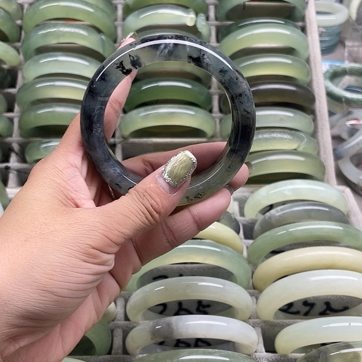 蛇纹石玉未镶嵌手镯259