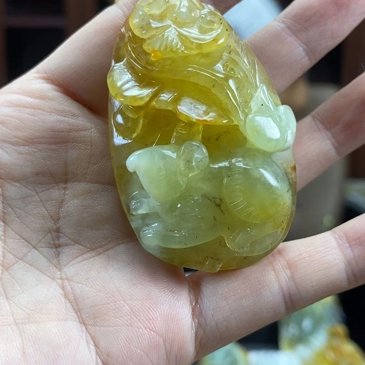 未镶嵌蛇纹石玉颈饰