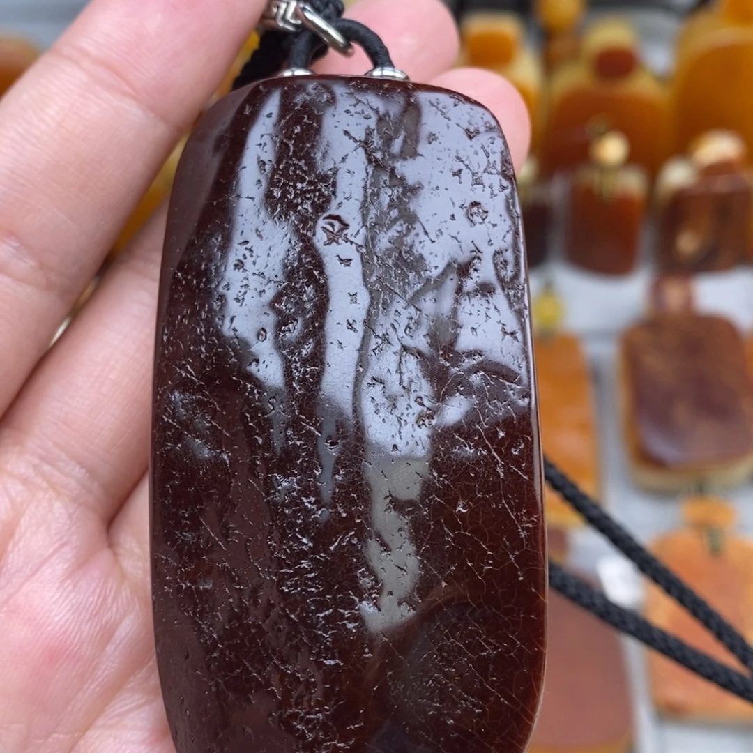 未镶嵌琥珀珠宝奇石