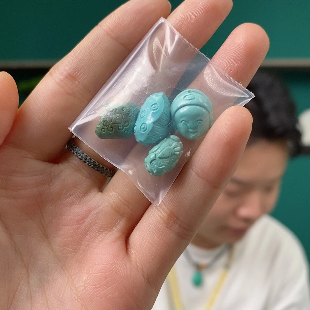 绿松石未镶嵌珠宝奇石