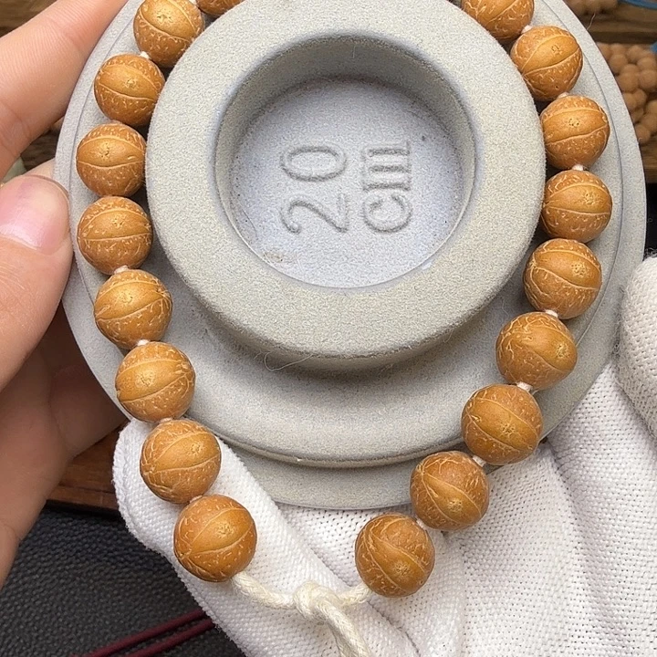 吊坠凤眼菩提12+高山树