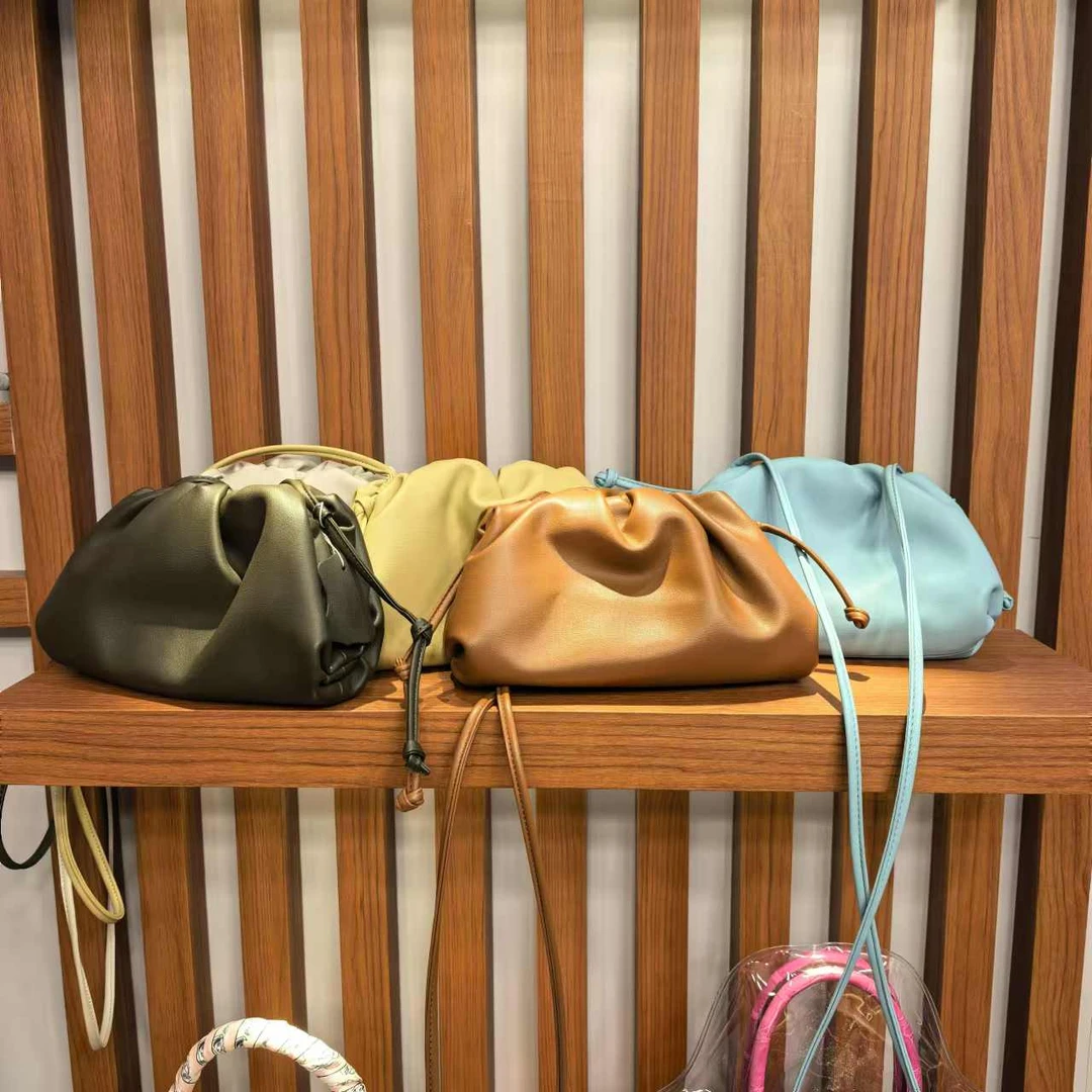 里外全牛皮云朵包机缝 颜色不指定