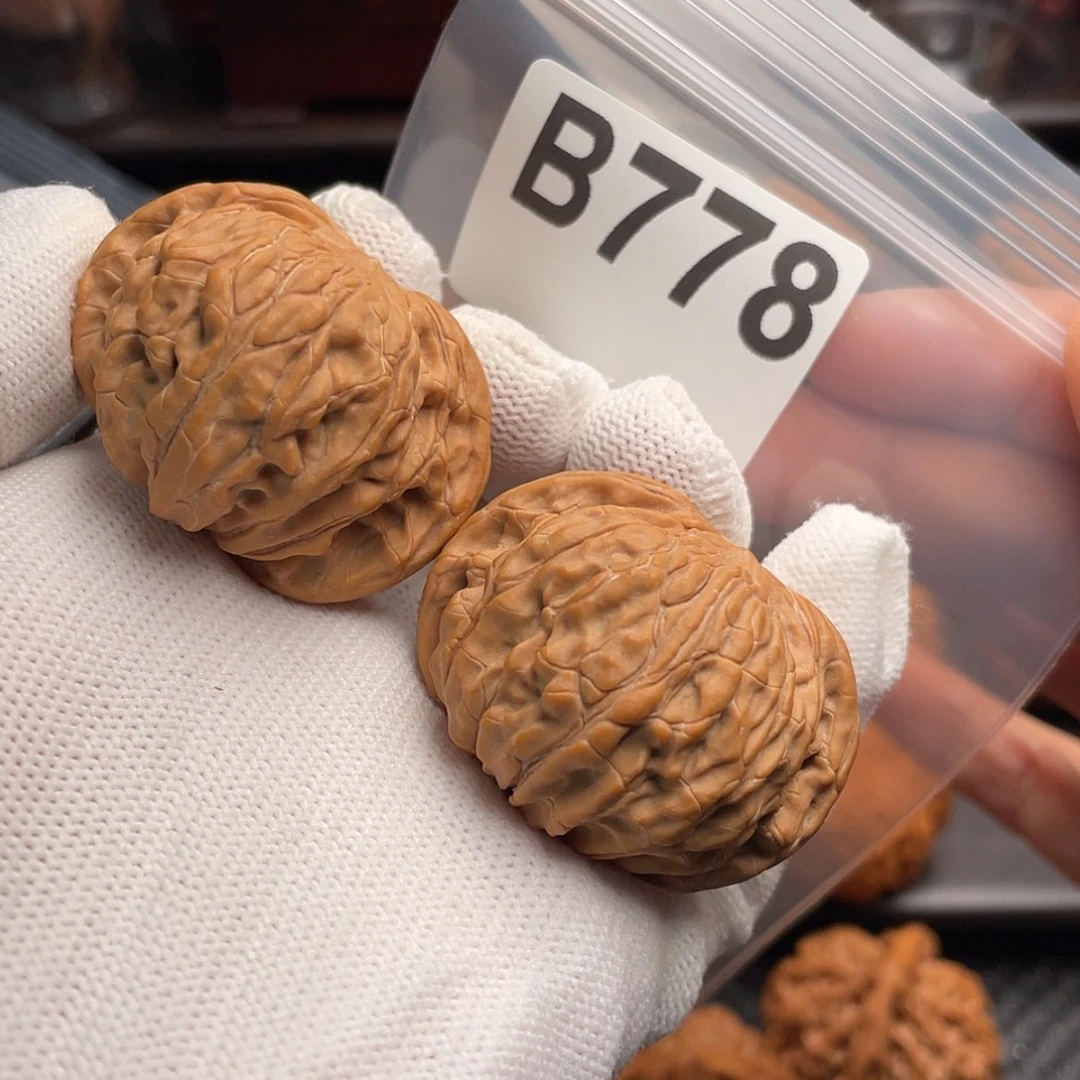 【闪购商品】文玩核桃吊坠B778正磨42