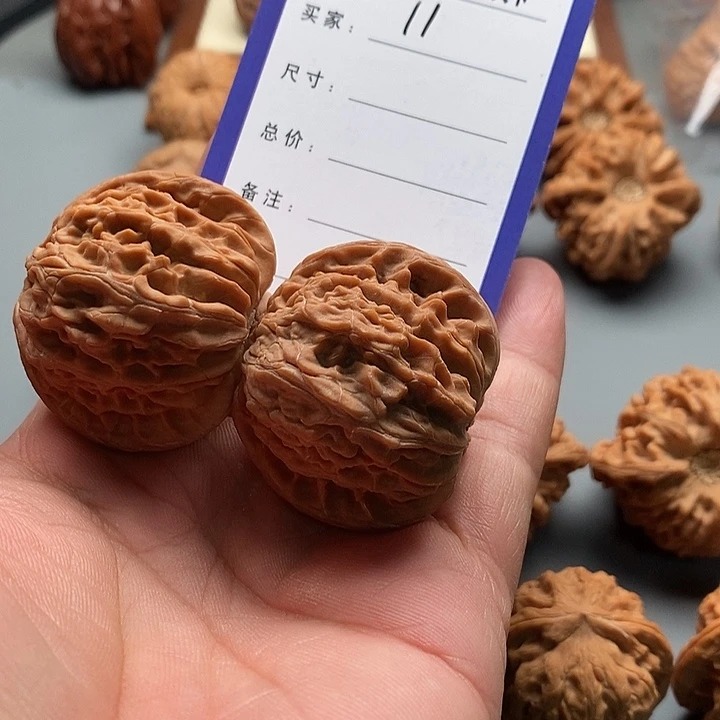 健***吊坠桃核磨盘狮子头