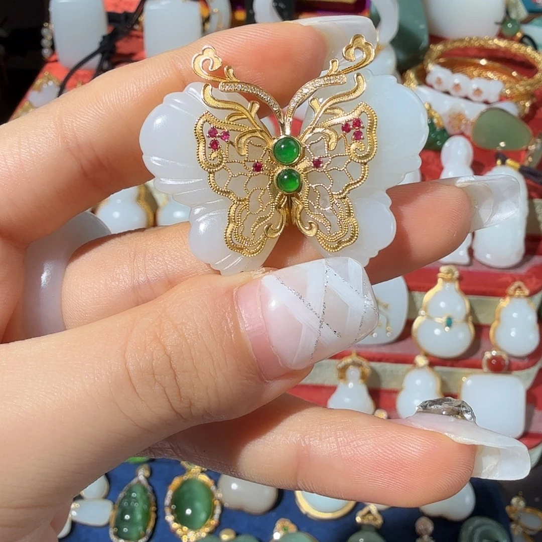 和田玉18K金镶嵌颈饰