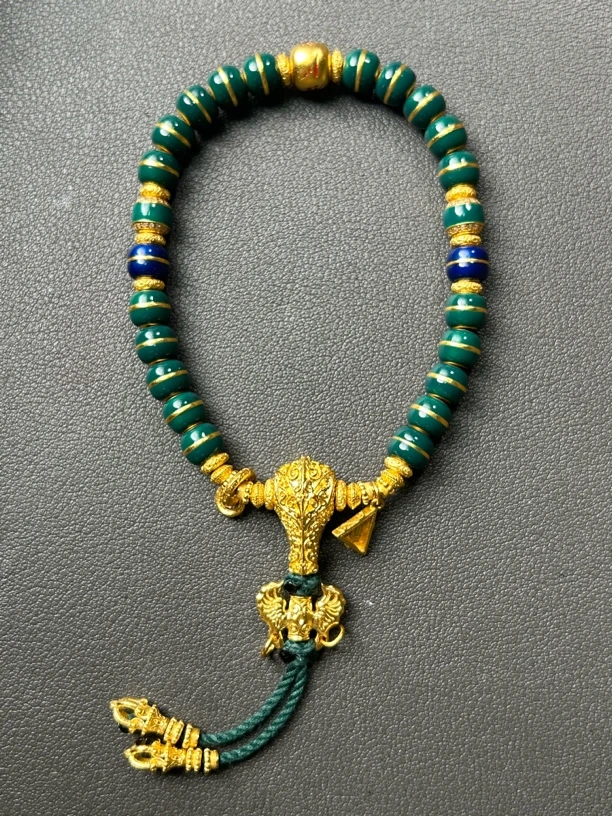 足金 珐琅彩地狱色手持 卡7 克重48.49g