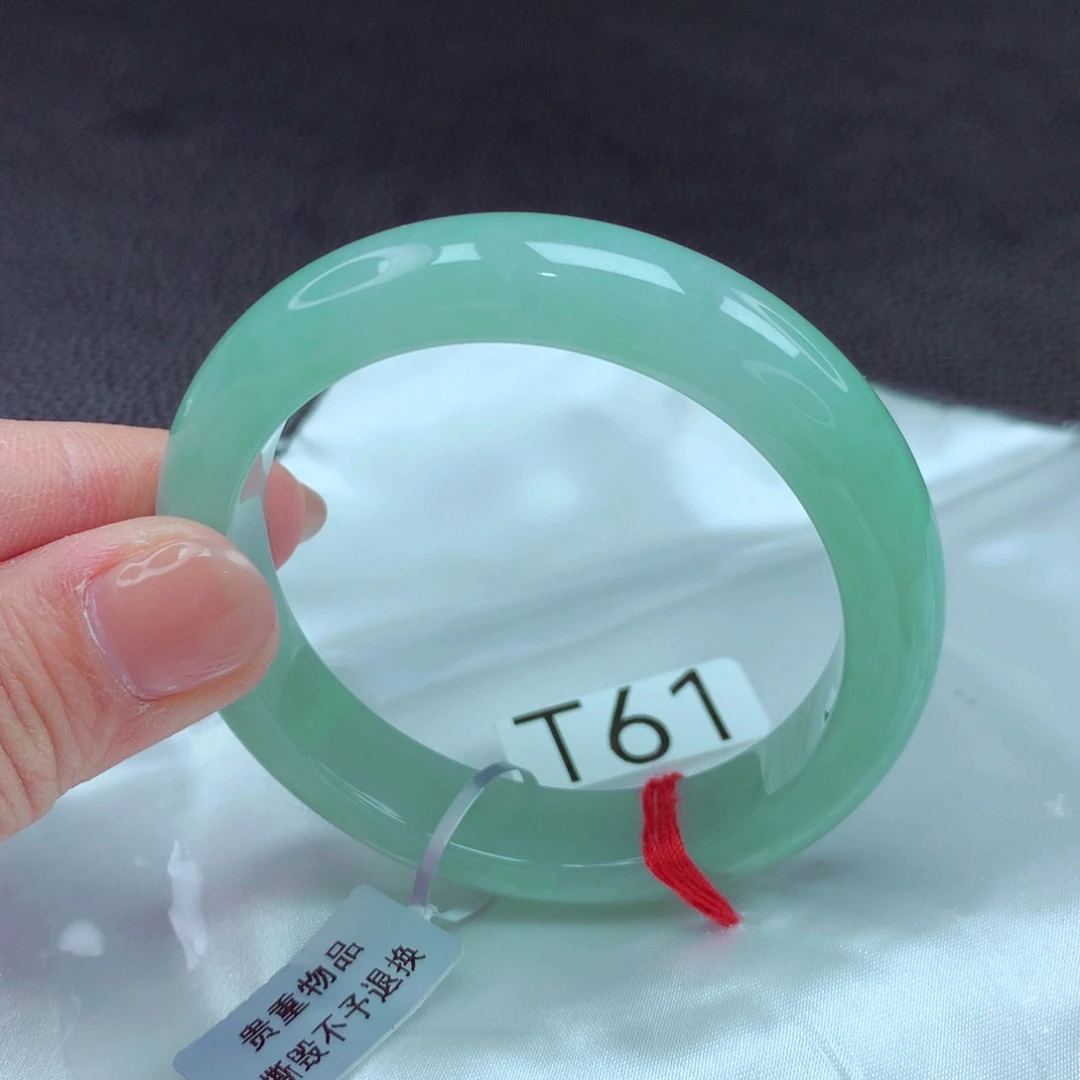 翡翠手镯未镶嵌手镯88