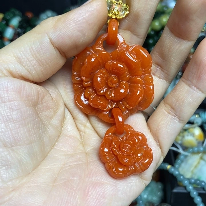 翡翠散珠徐*立花吊坠一个