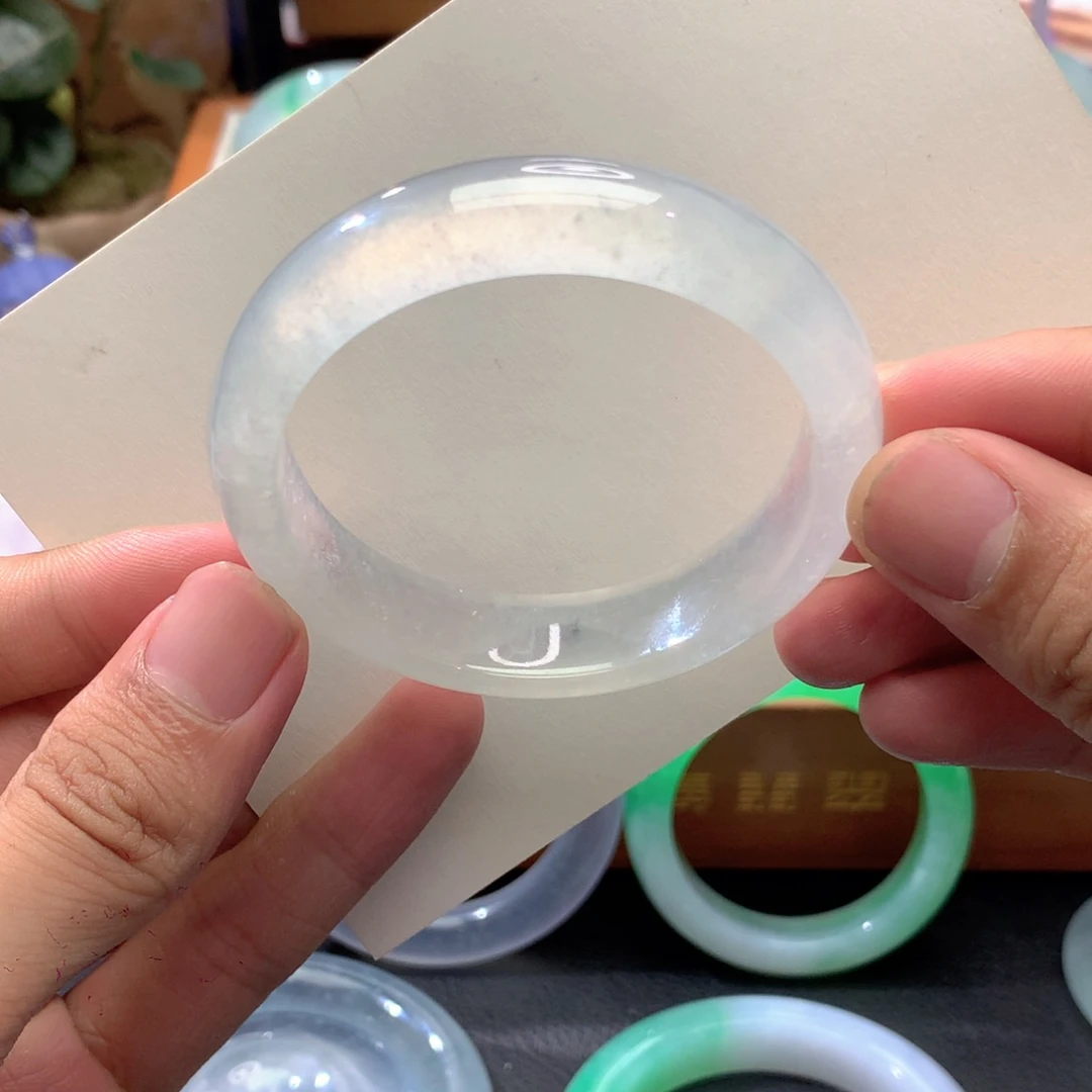 翡翠未镶嵌手镯正圈