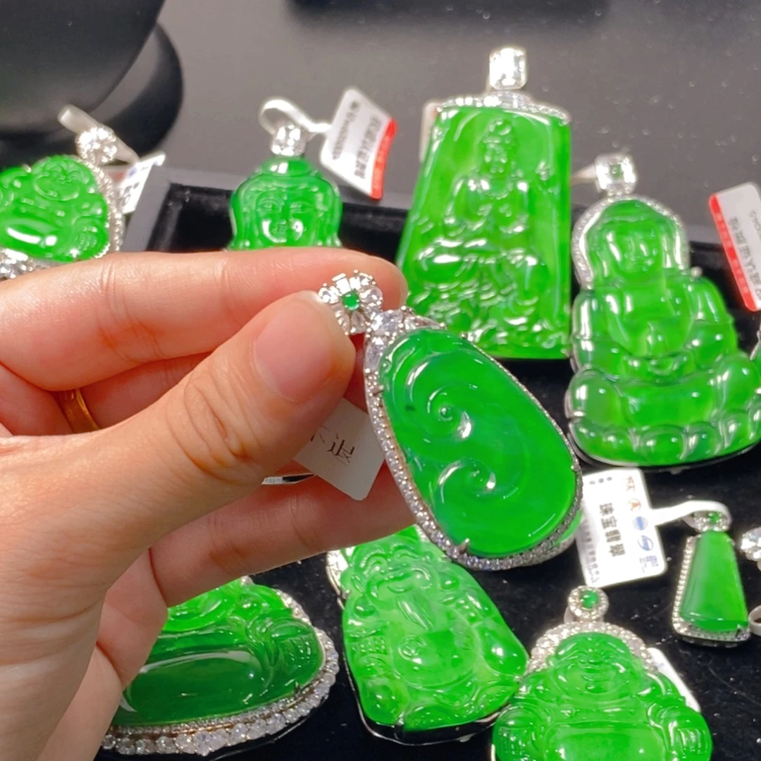 吊坠(不含链)未镶嵌翡翠