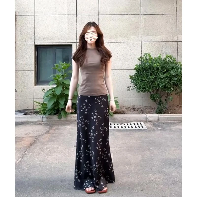 纯欲慵懒风女装2025夏新款修身短袖圆领T恤上衣碎花开叉半身裙子