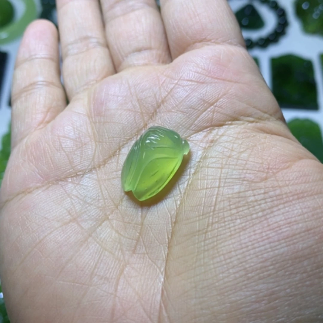 【闪购商品】未镶嵌蛇纹石玉颈饰