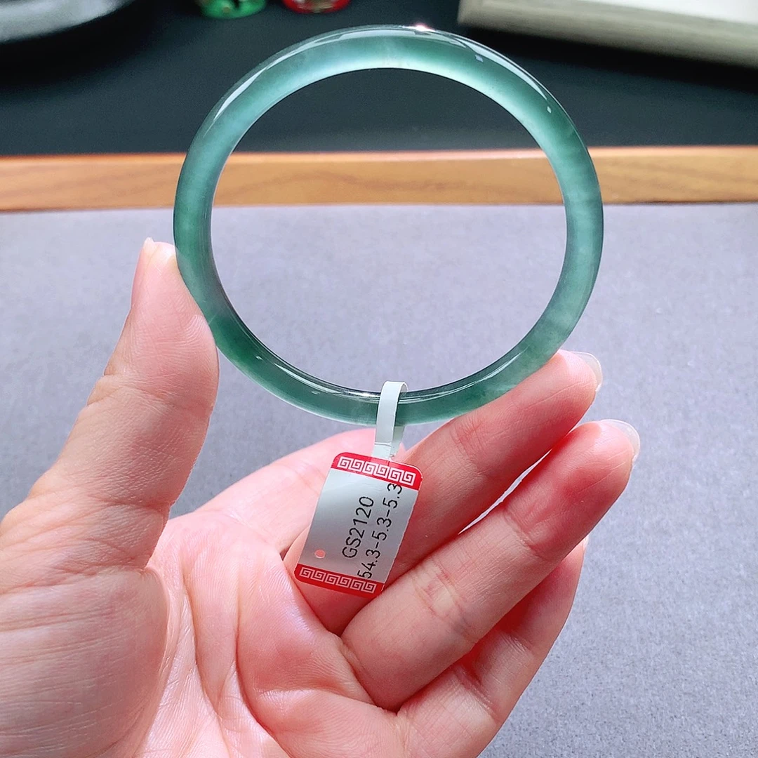 翡翠手镯未镶嵌天然翡翠手镯