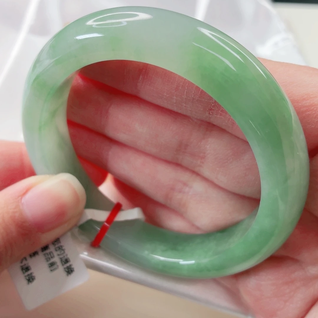 翡翠未镶嵌手镯54.5圈x68